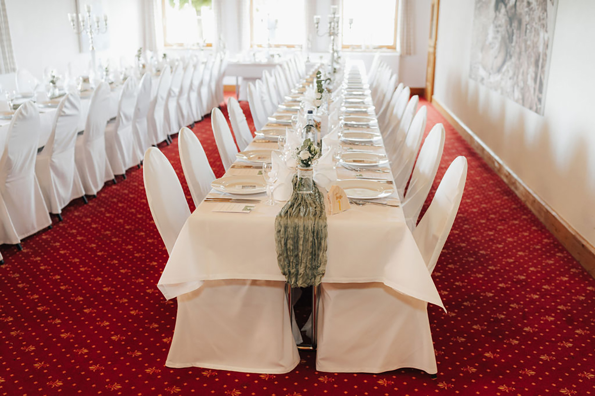 Festlich dekorierte für Hochzeiten auf dem Landgut Settele